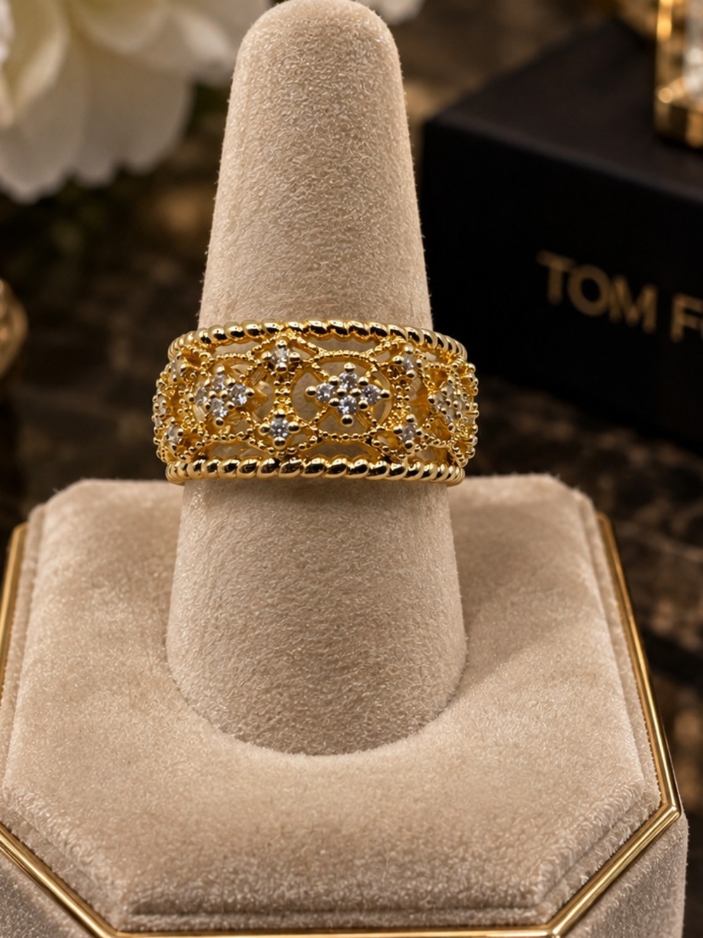 18K Lace Filigree Band